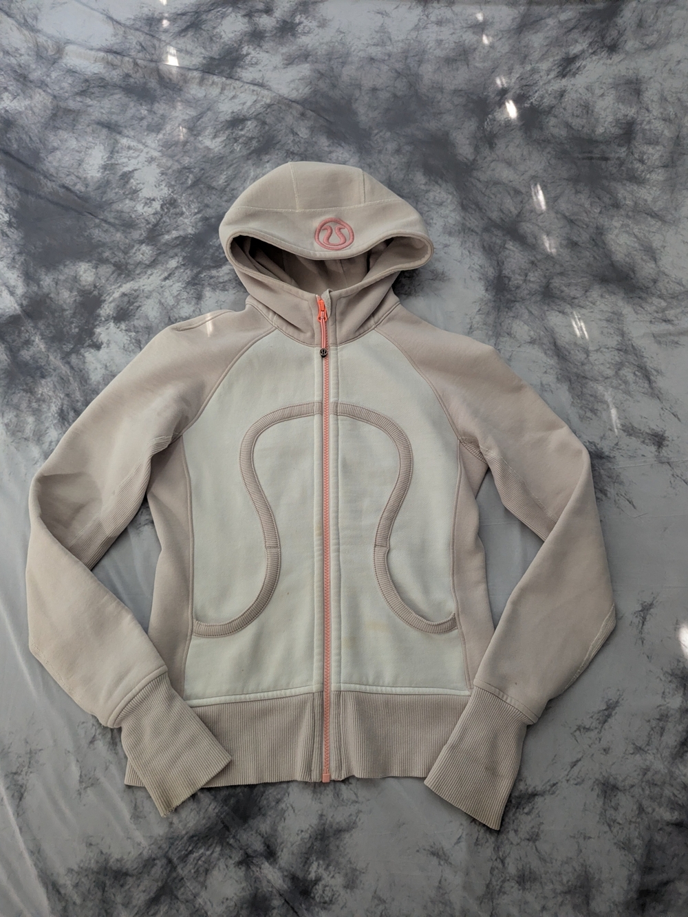 A Bundle Of Classic Lululemon Items All Size 4, Small
